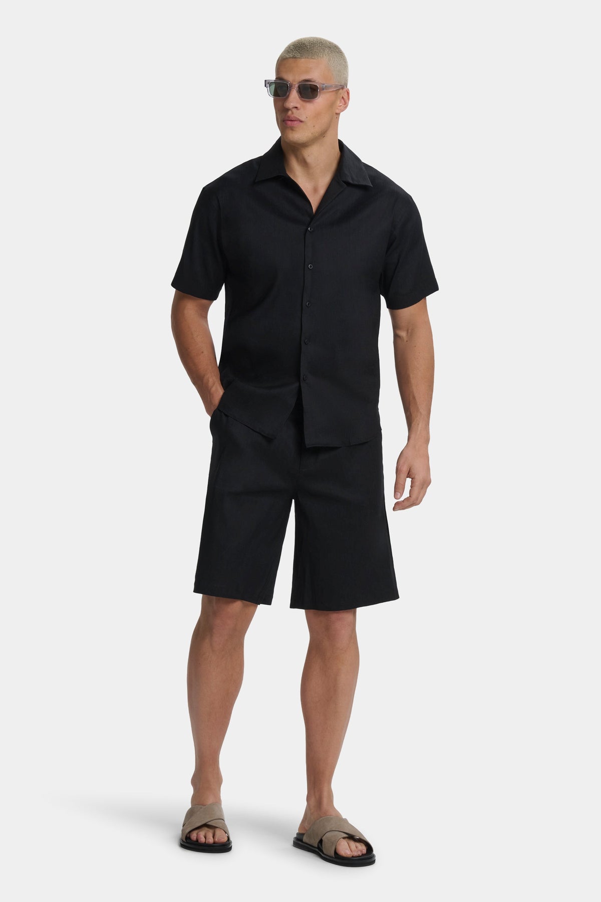 THE LINEN SHORT SLEEVE SHIRT