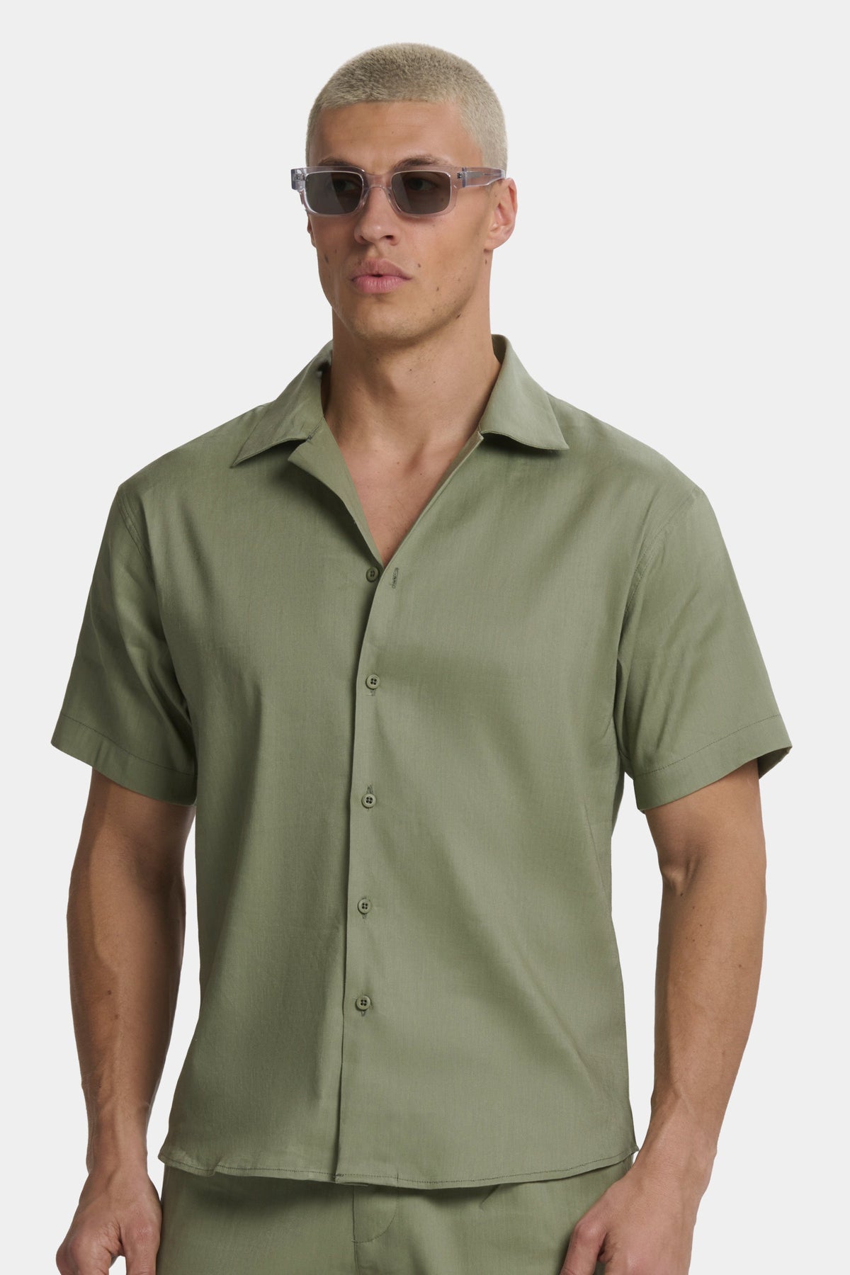 THE LINEN SHORT SLEEVE SHIRT