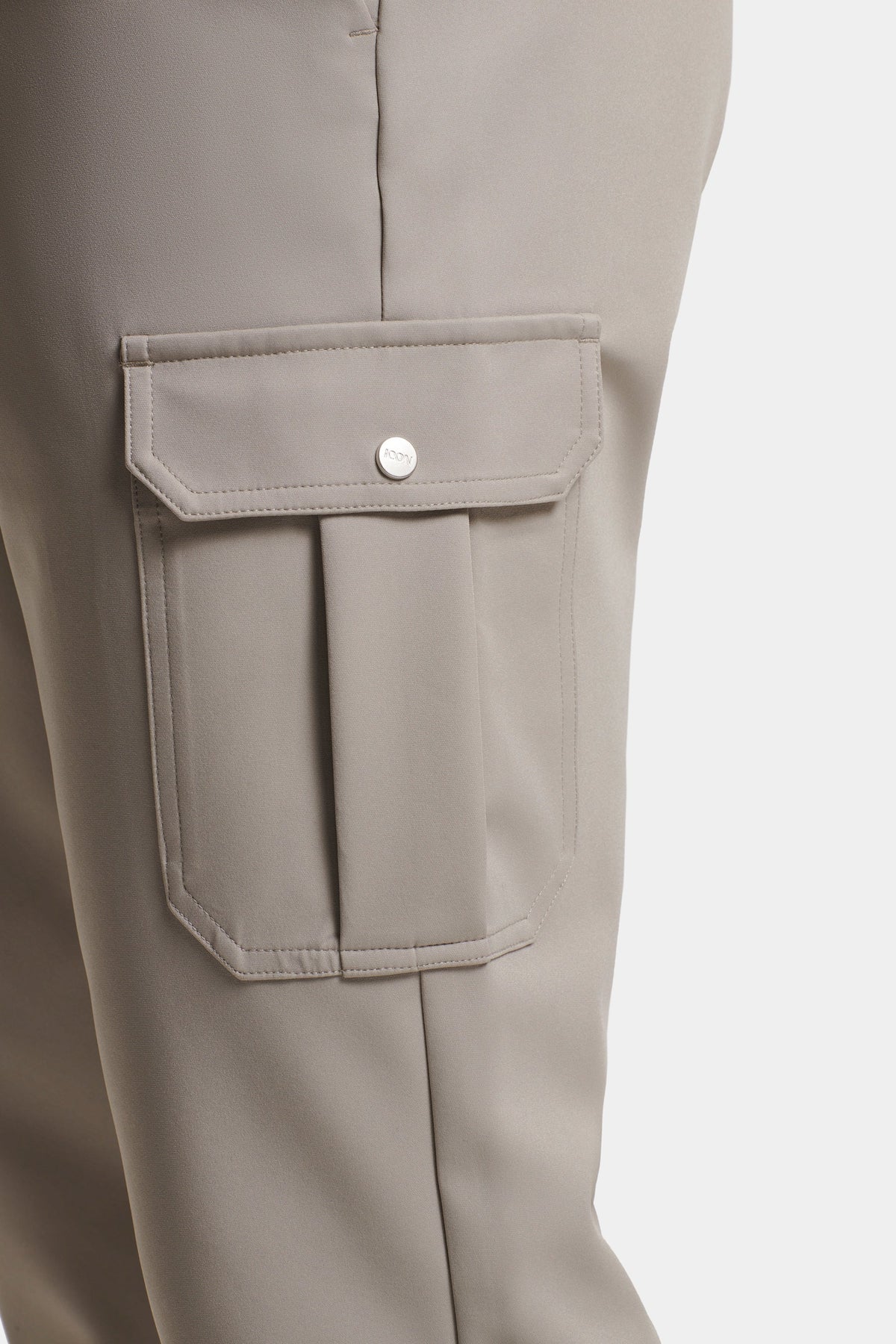 THE TECH SLIM CARGO