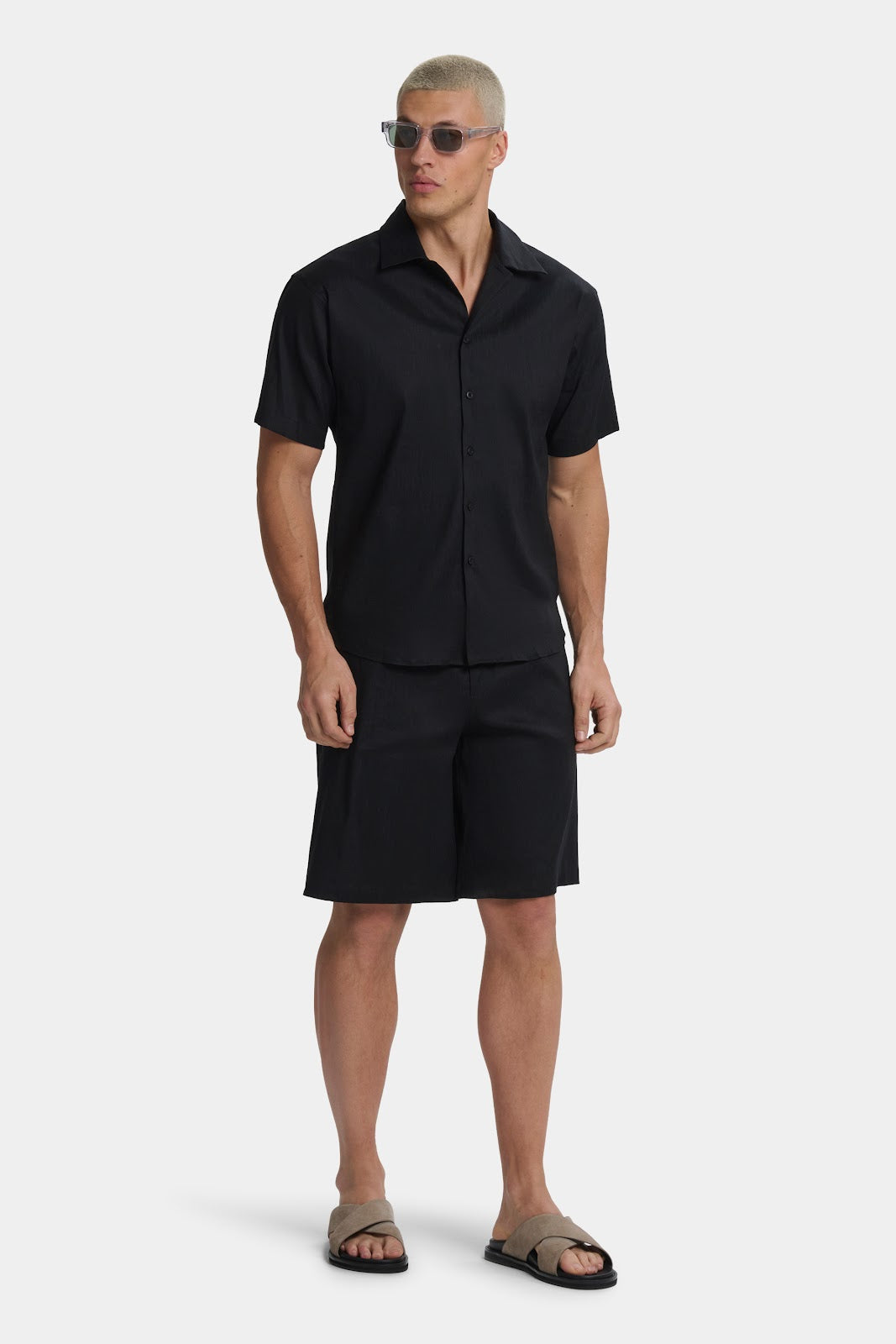 THE LINEN SET