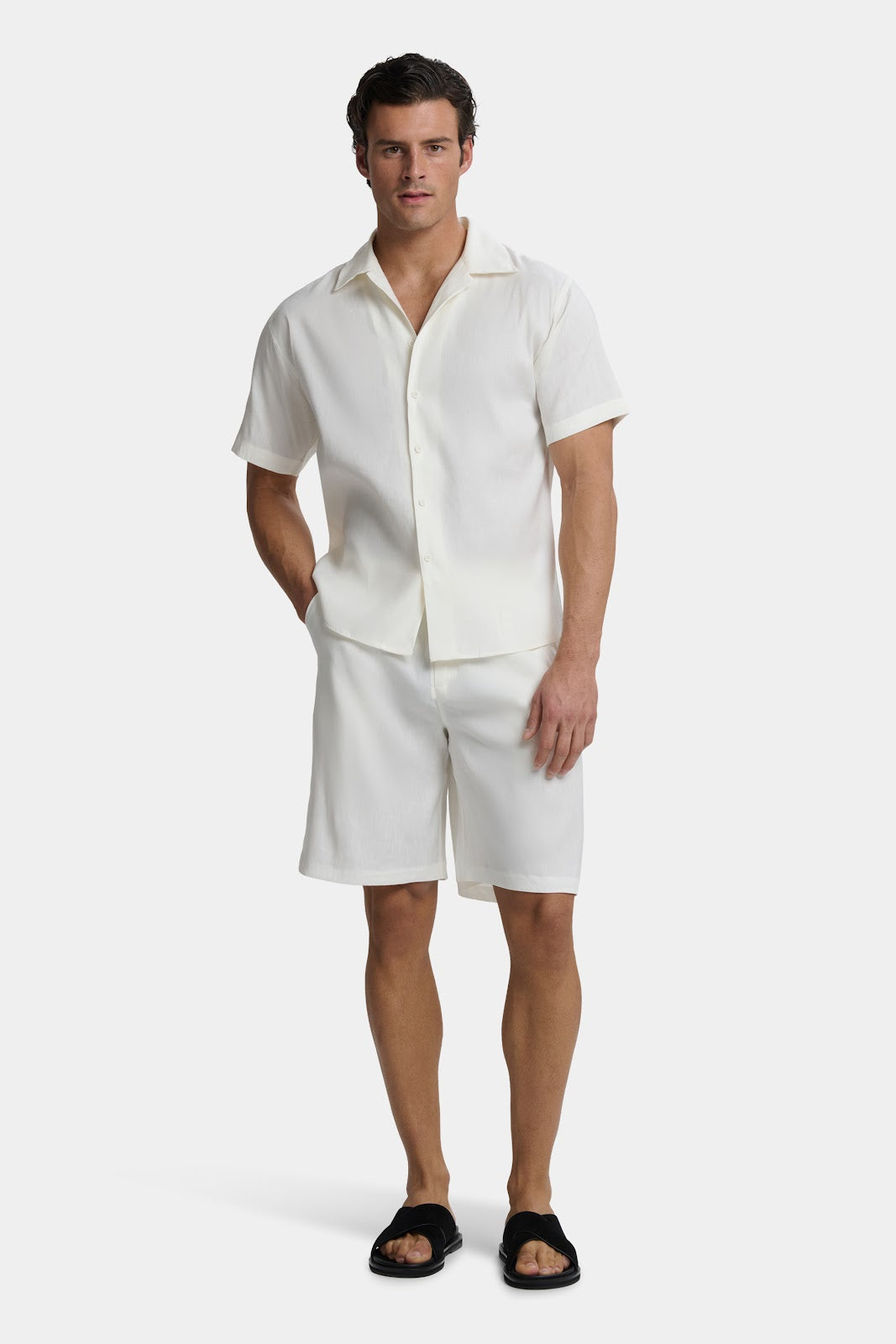 THE LINEN SET