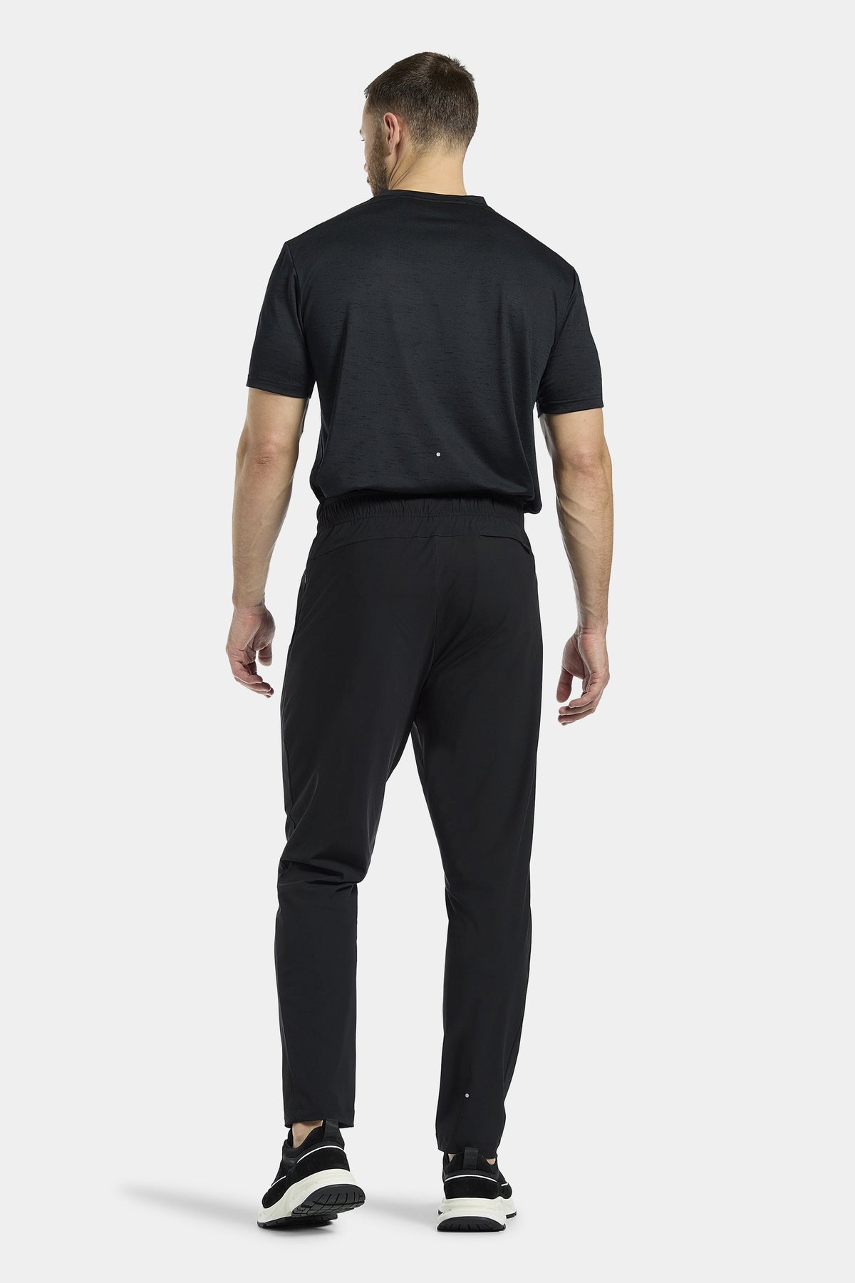 THE ACTIVE TRACK PANTS