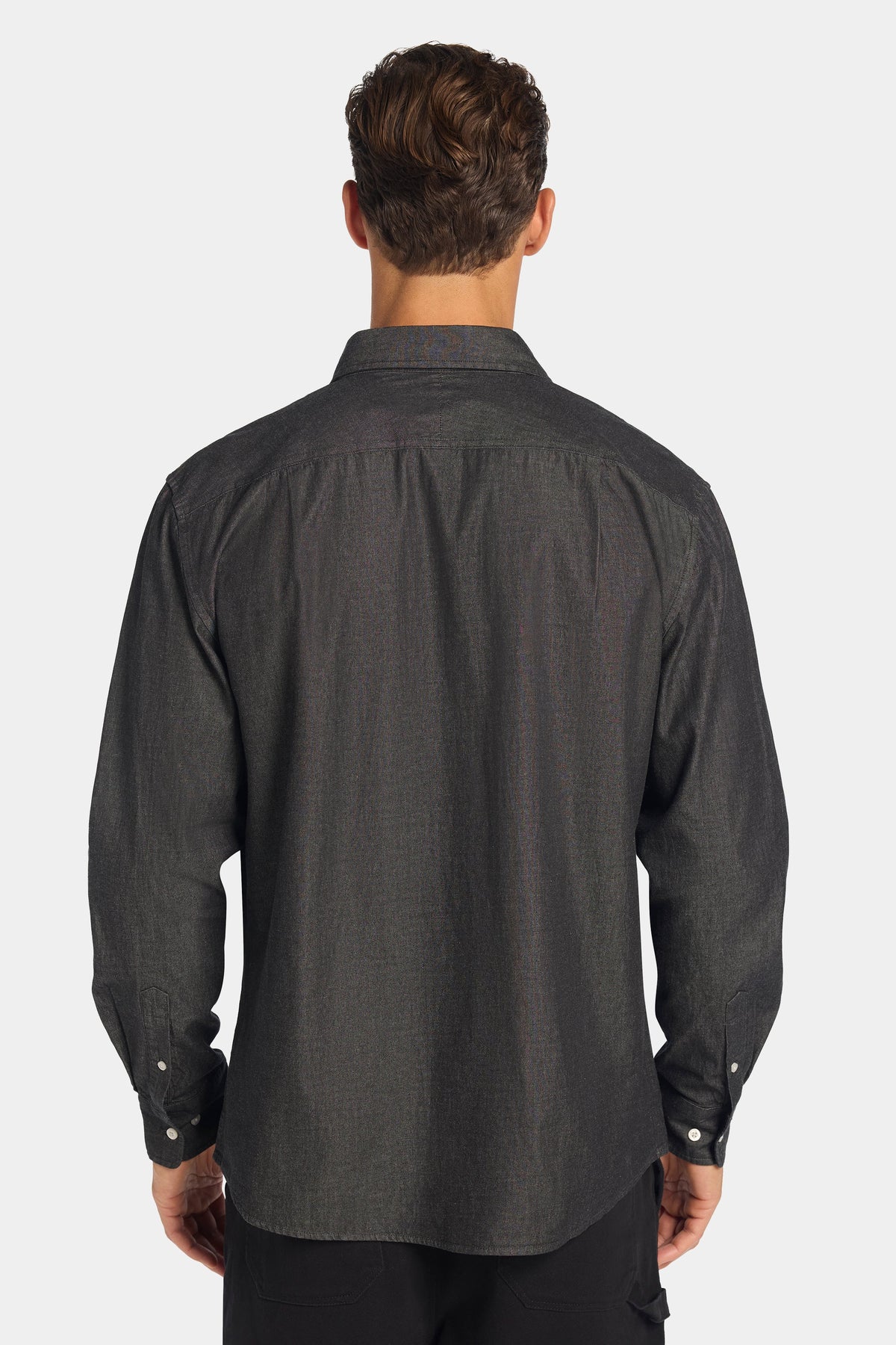 THE CHAMBRAY SHIRT