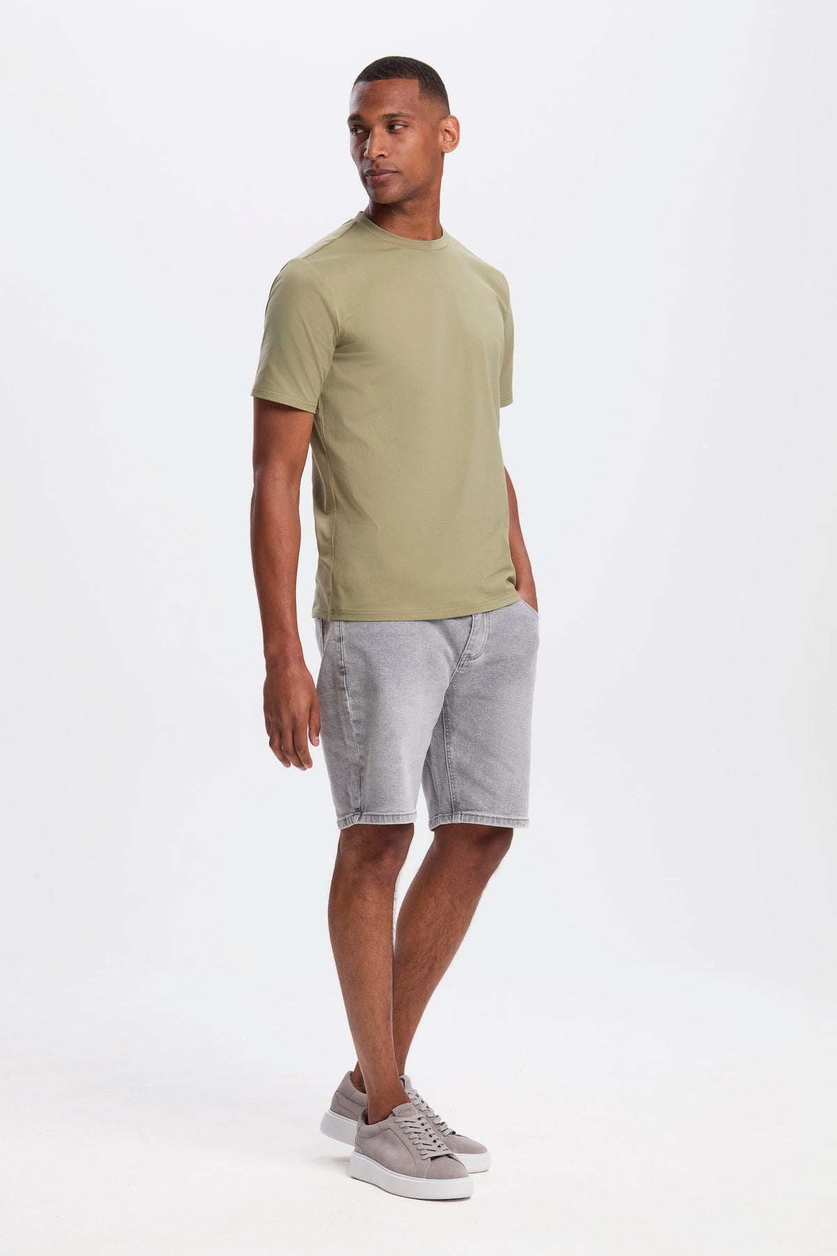 THE REGULAR T-SHIRT