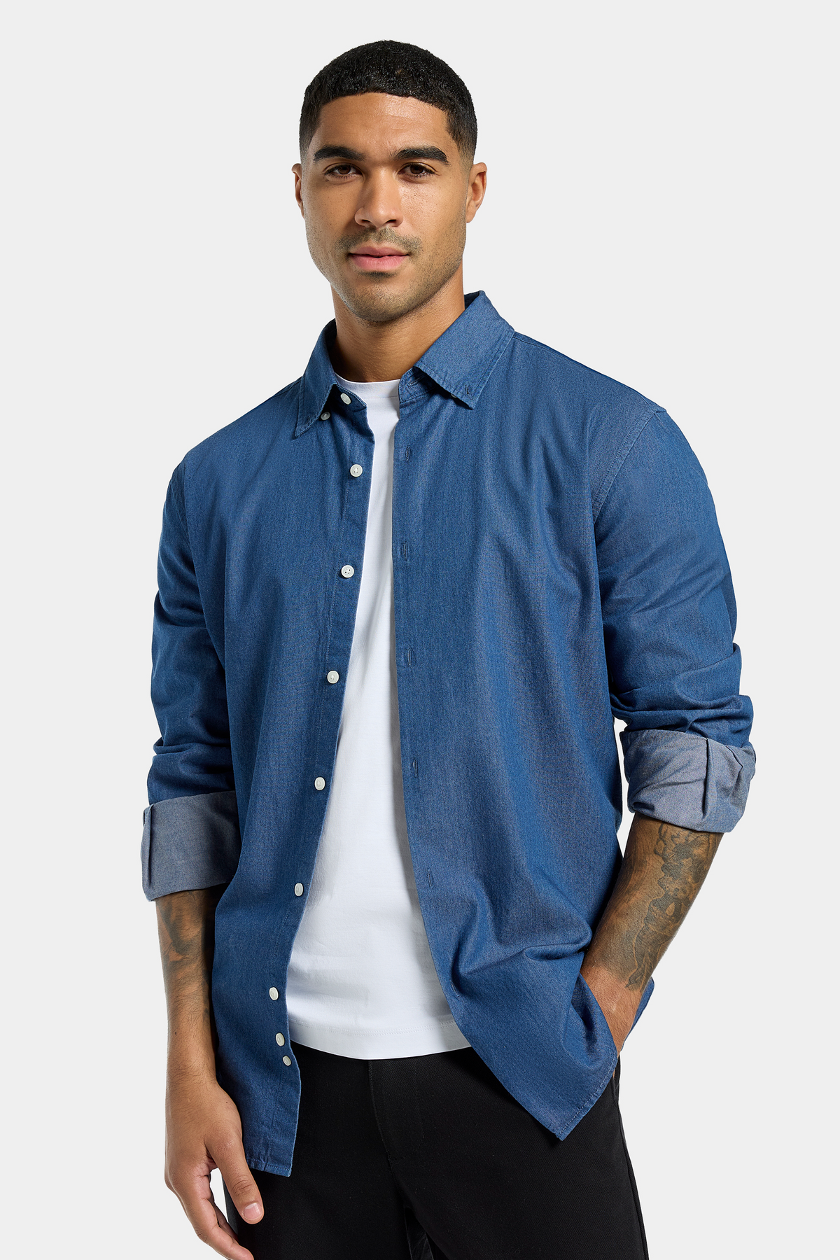 THE CHAMBRAY SHIRT