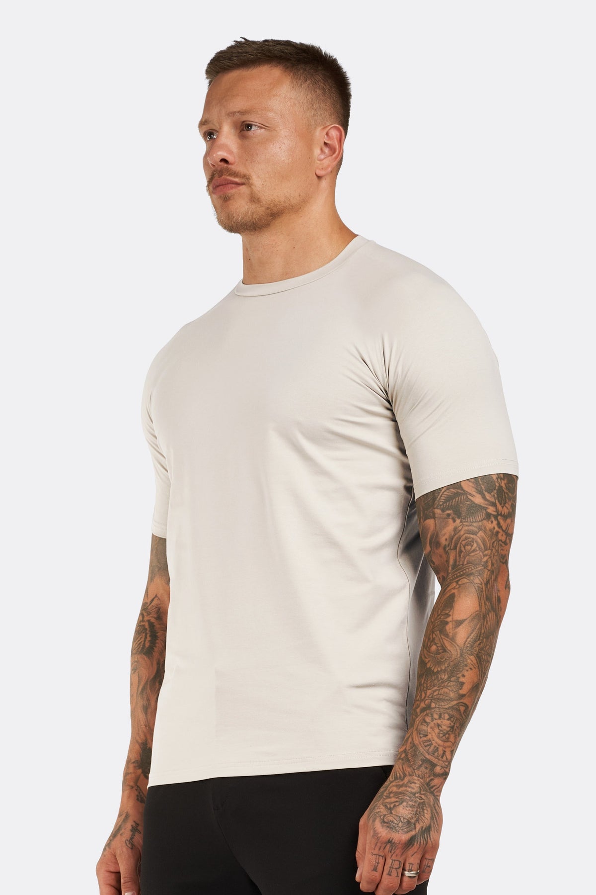 THE ESSENTIAL T-SHIRT