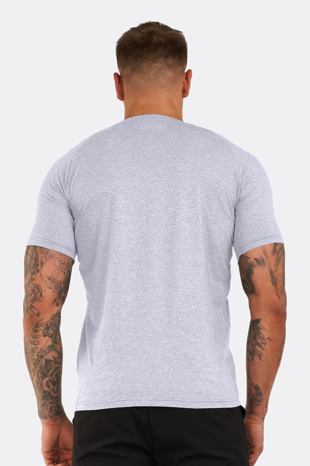 THE ESSENTIAL T-SHIRT